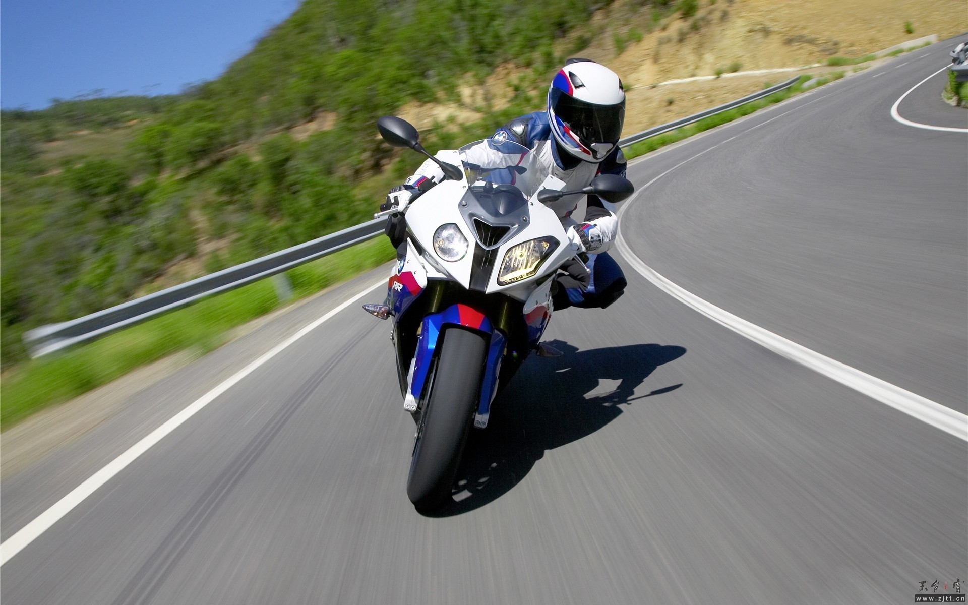 Motorcycle13.jpg