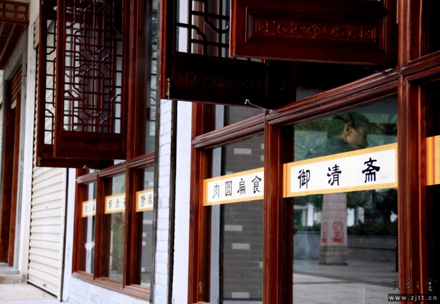 QQ截图20120119194424.jpg