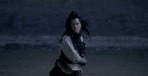 看！暗器！！.gif