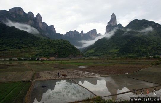 官坑全景.jpg