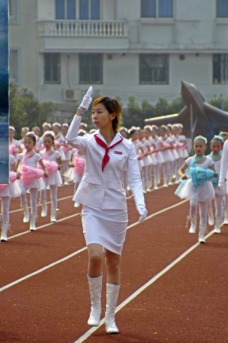 天台县学校"生态德育"工程启动仪式暨少年先锋队成立55周年少先队大检阅