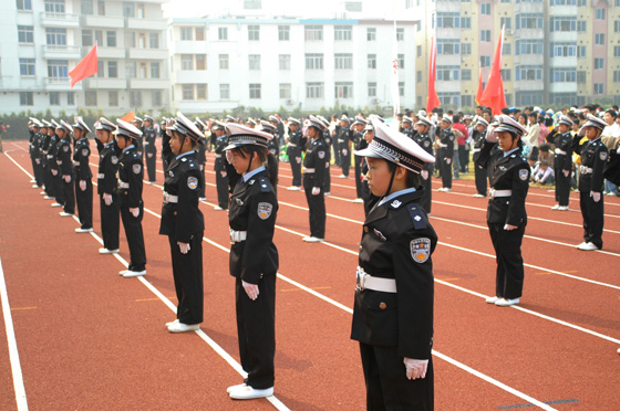 天台县学校"生态德育"工程启动仪式暨少年先锋队成立55周年少先队大检阅