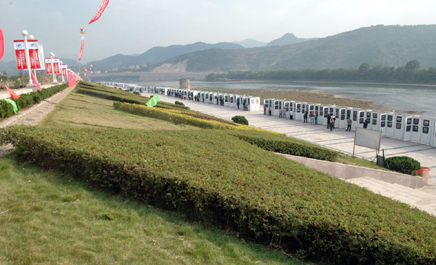 参观丽水国际影展--《影像天台》摄影沙龙2004.10.18