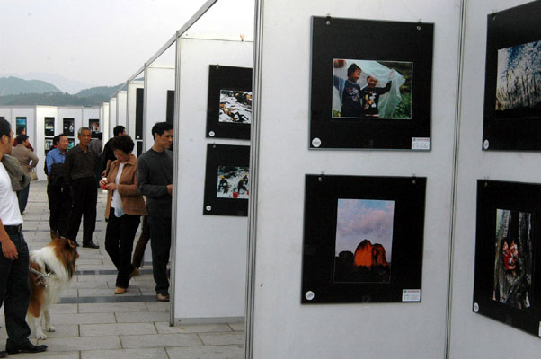 参观丽水国际影展--《影像天台》摄影沙龙2004.10.18