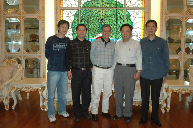 合影在上海政协-----《影像天台》2004.10.
