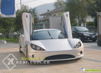 历史上的首辆六轮跑车!!