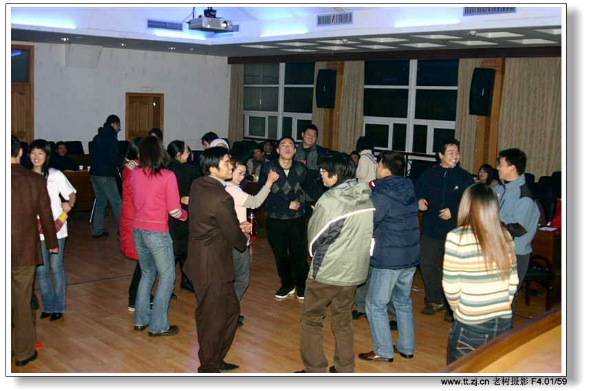 户外运动俱乐部迎2005元旦联欢晚会