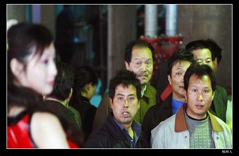 春节前在杭州买数码相机时拍的漂亮MM