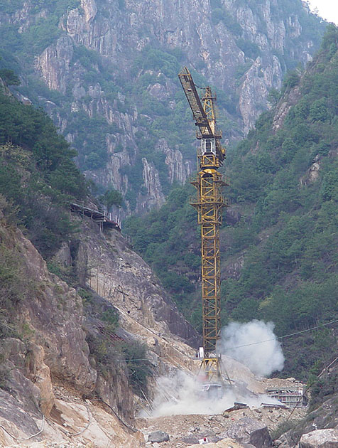 景区放炮现场