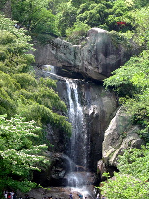 石粱飞瀑