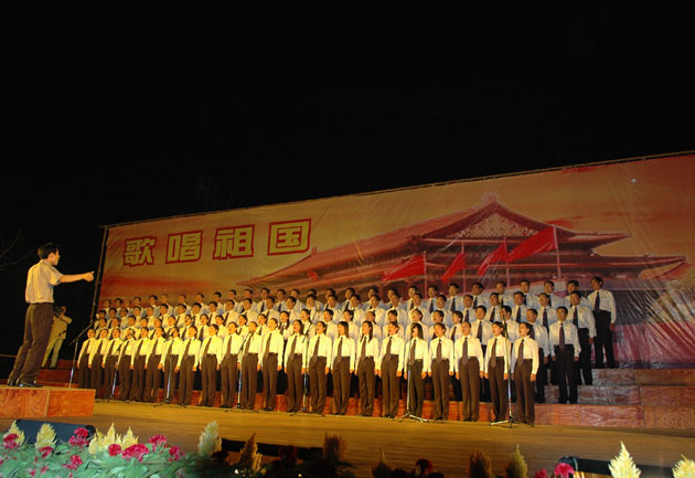 2004中秋新城大合唱---现场报道