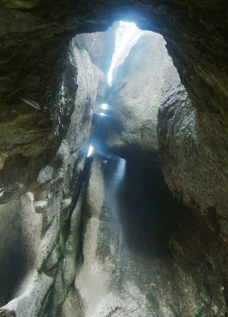 上星期4去了明岩寒岩和铁甲龙
