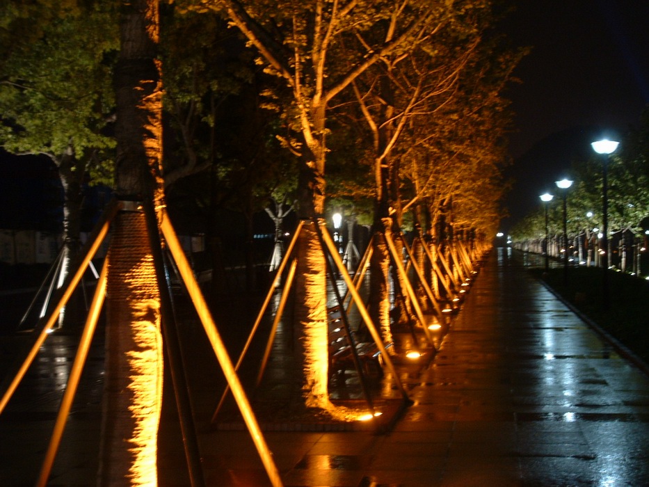 夜色阑珊