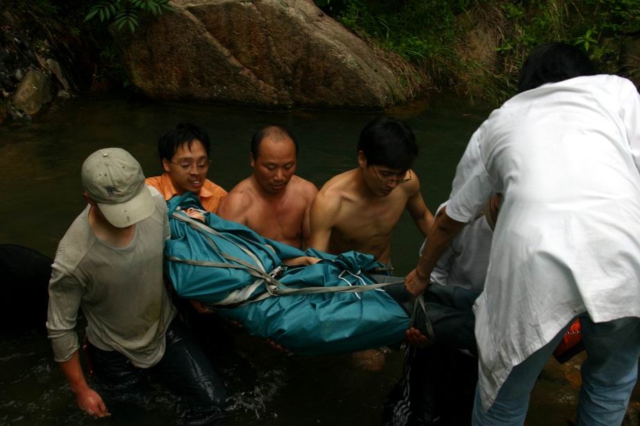 12小时紧急大营救