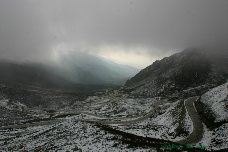 雪山之路
