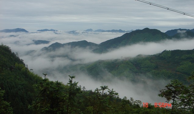富显云海  山隐宝藏