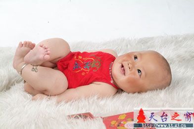 我儿子八个月