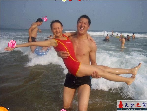 八月十五，和我女人在海边