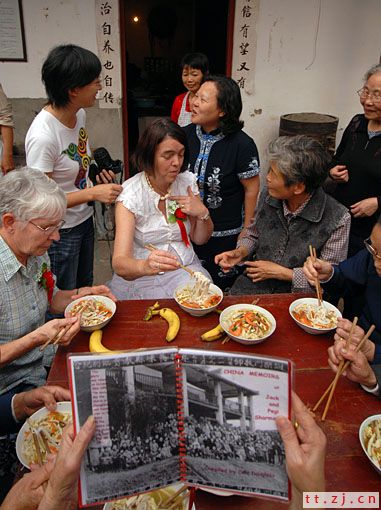 2位美国英国人天台寻根--四方塘教会交流