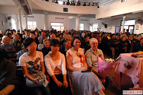 2位美国英国人天台寻根--四方塘教会交流