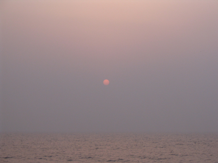 早上,黄海之滨的日出