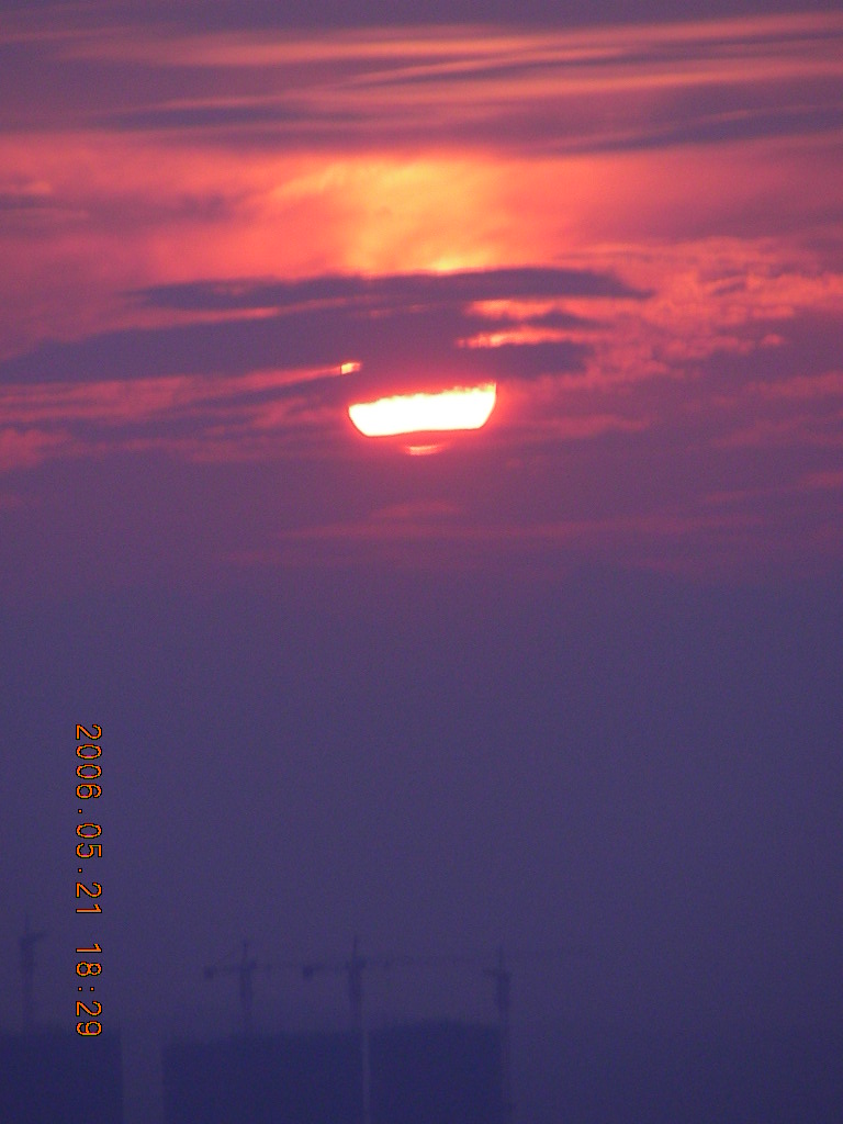 昨天   今天   等候明天