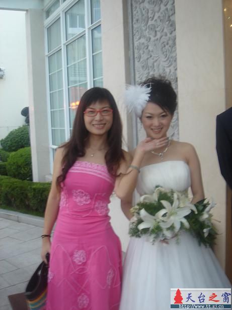 暖暖结婚咯，讨个祝福，讨个喜气~~~~