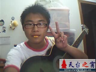 [推荐]这个是论坛里的谁啊？？？哈哈
