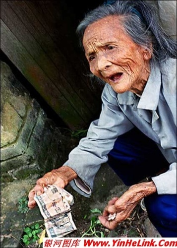 转帖]一个老人家，就这样饿死了