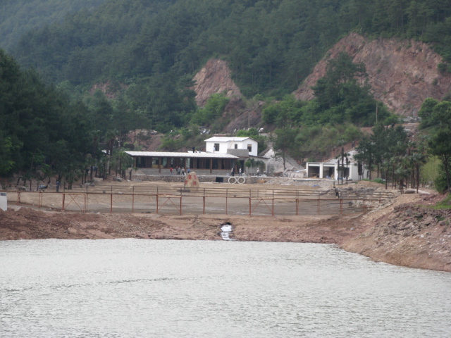 天台又有一个新的休闲地---------