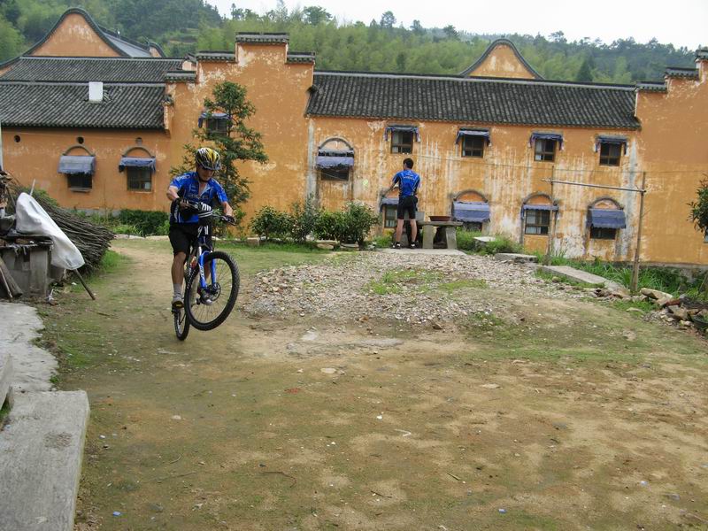 2007.6.17(父亲节)万年寺骑行游记及照片...