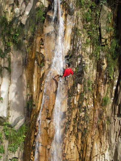 天台山龙穿峡美照