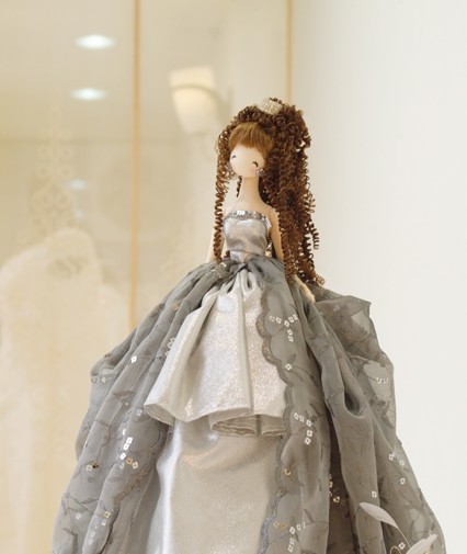 婚纱娃娃