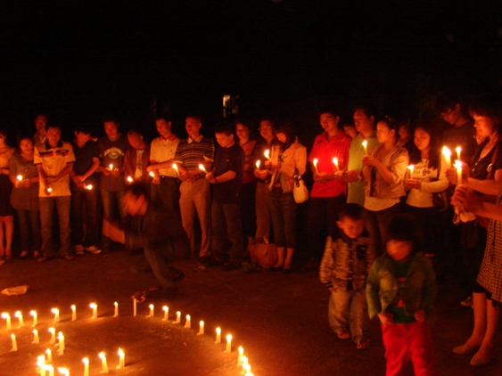 为受难者烛光祈祷(天台篇)
