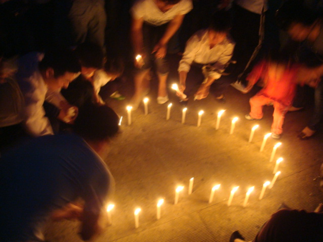 为受难者烛光祈祷(天台篇)
