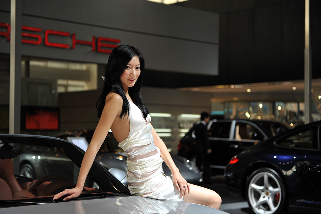 鹿眼光圈之西博会车展美女