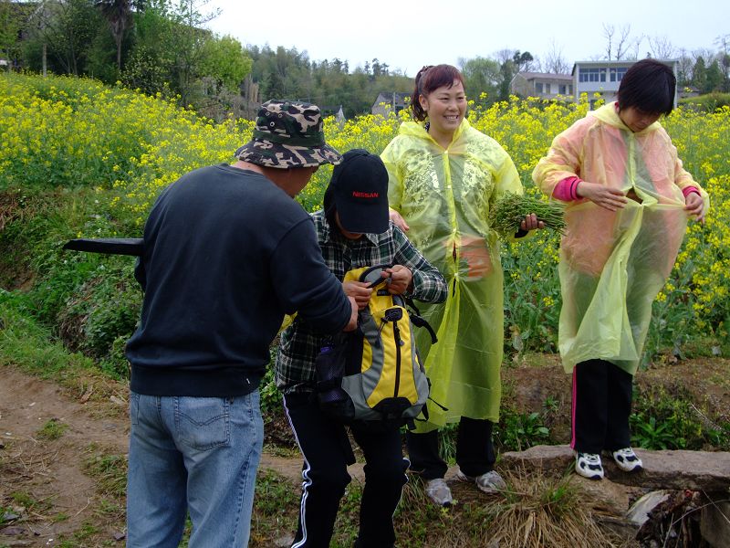 [天台驴友俱乐部]活动之-----走古道.赏油菜花.登莲花峰顶