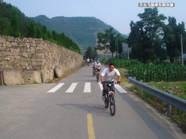 6月13日骑行雷峰西岭