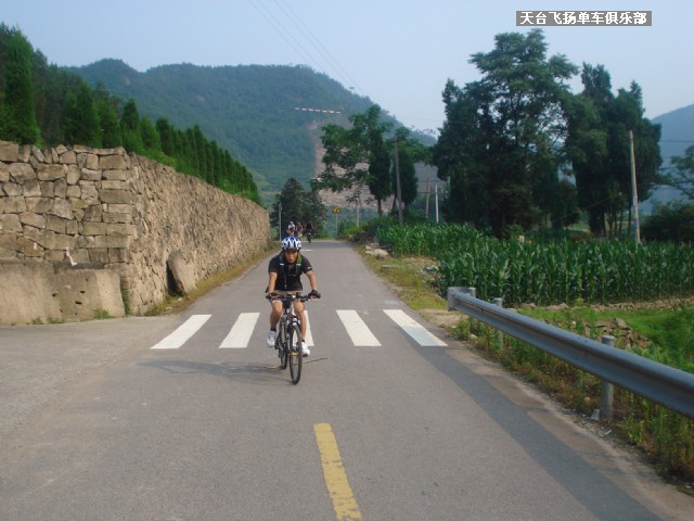 6月13日骑行雷峰西岭