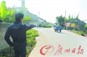 少女深夜被砍断右臂 因无钱被救护车拒送转院