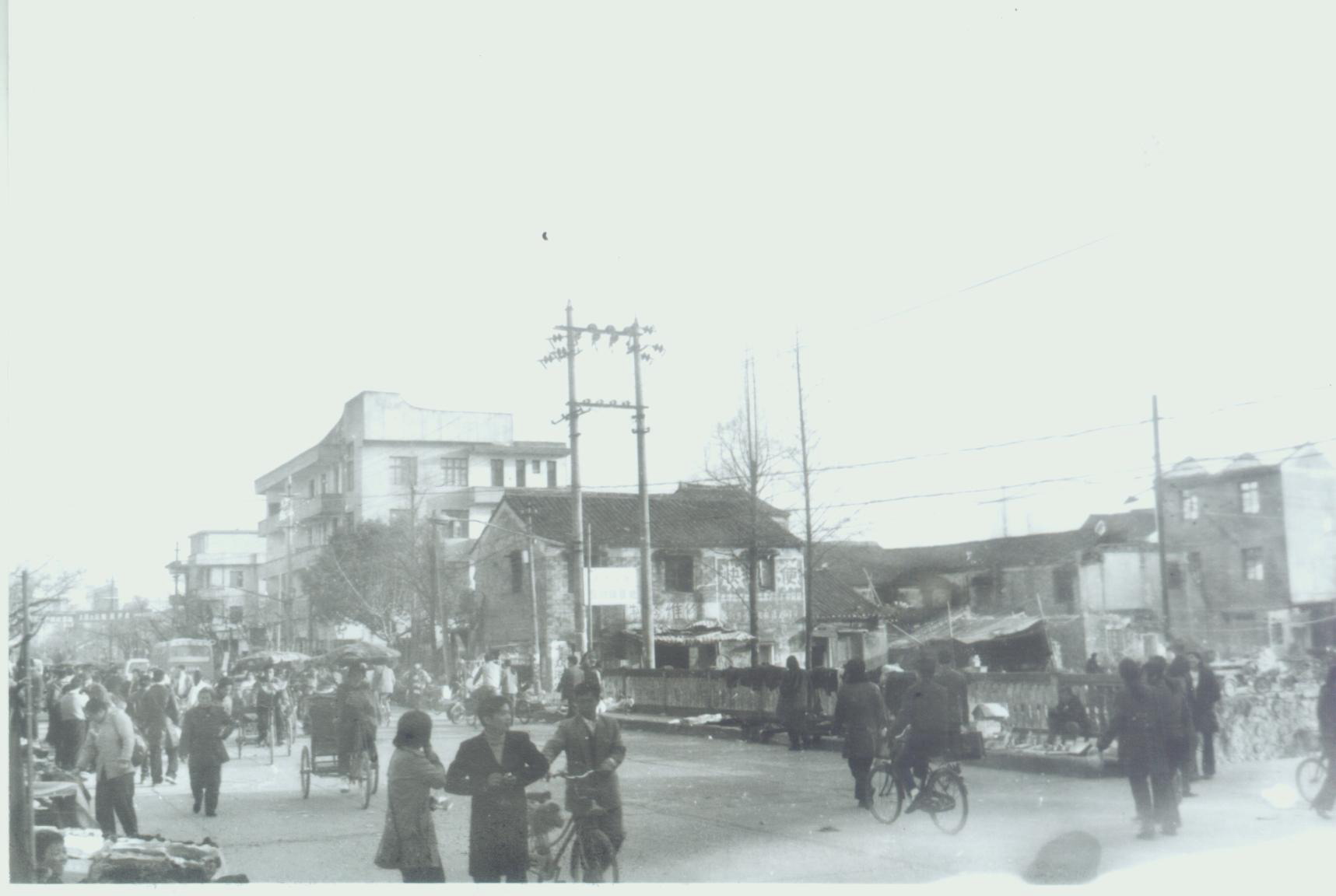 西桥头黄包车自行车.JPG