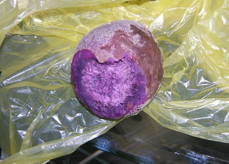 哥吃的是红薯.jpg