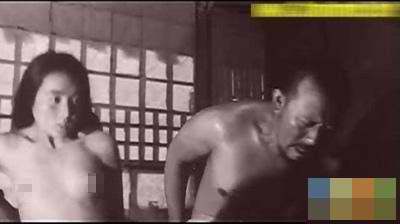 姜鸿波在《鬼子来了》中露点.jpg