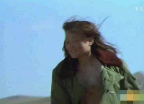 李小璐在《天浴》中露点.jpg
