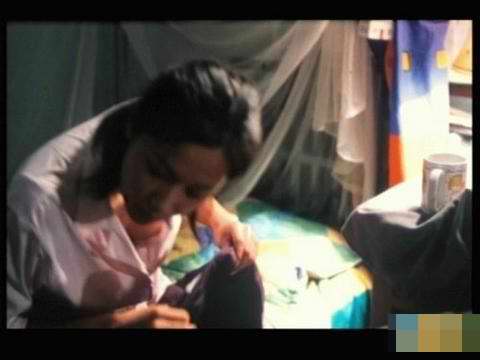 徐静蕾在《我爱你》中露点.jpg