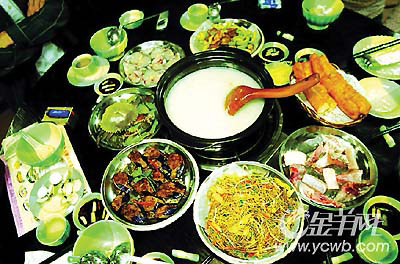 粥底火锅的三重滋味 清鲜滋味最为诱人