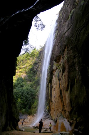 龙穿峡