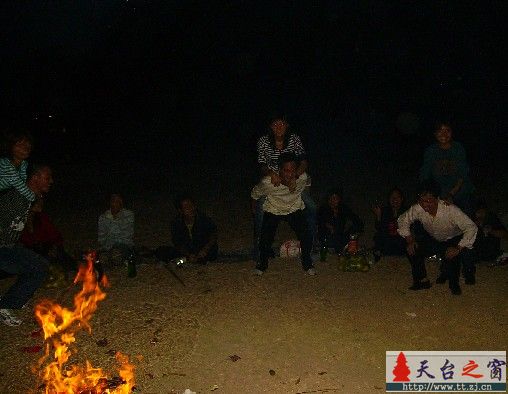 中秋篝火晚会PP...