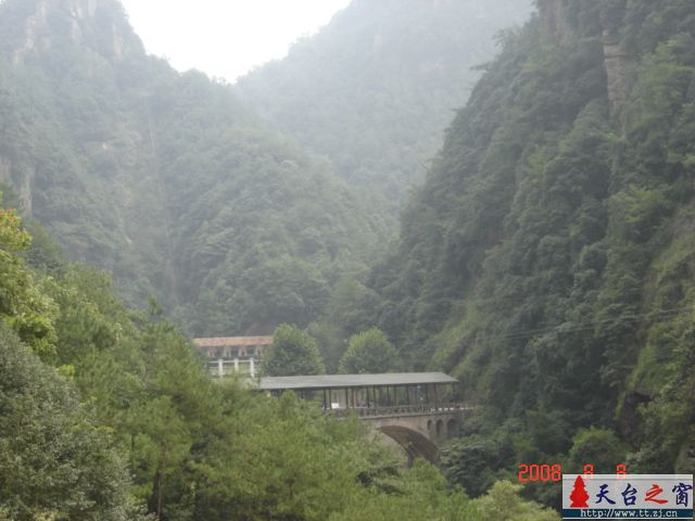 拍到的龙穿峡图片