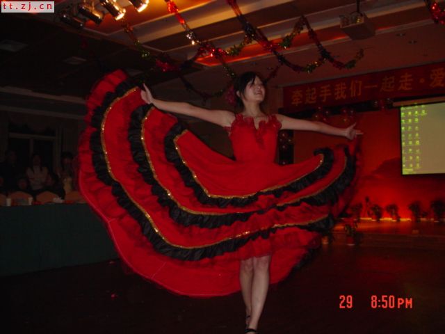 大知道这位美女是谁吗?